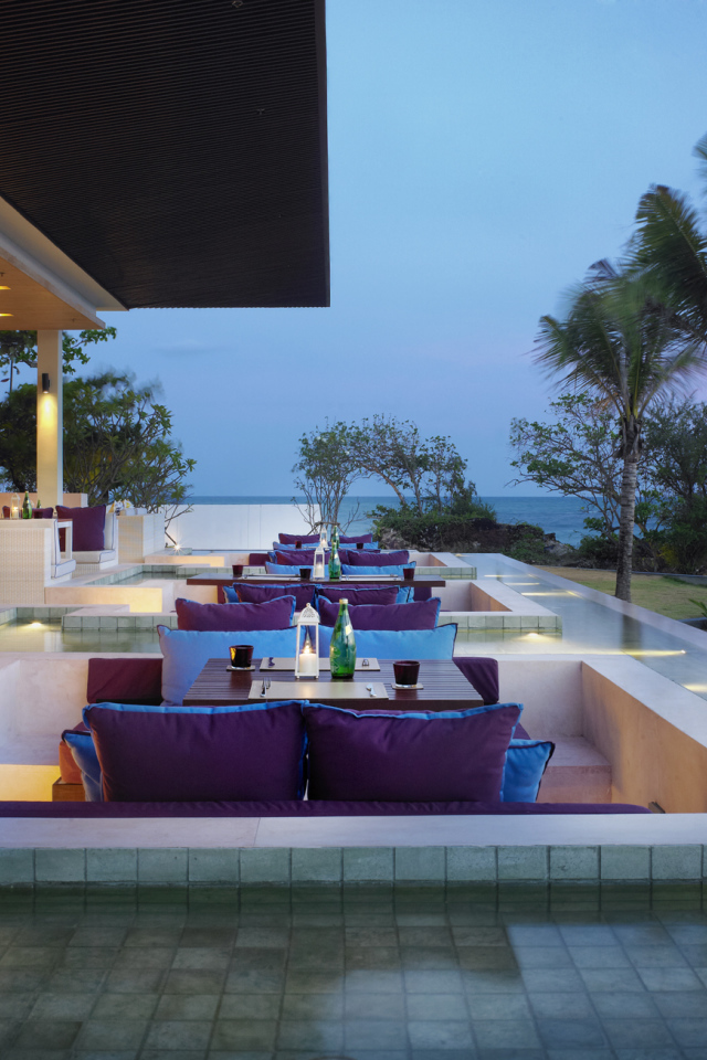 Весенний отдых на пляже на курорте Районг, Таиланд