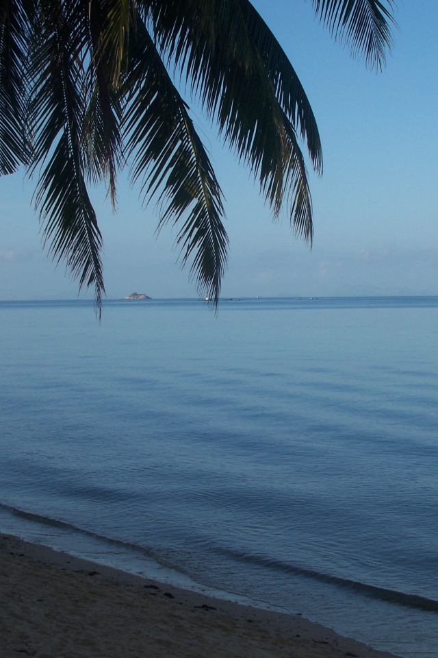 Волны прибоя на острове Панган, Таиланд