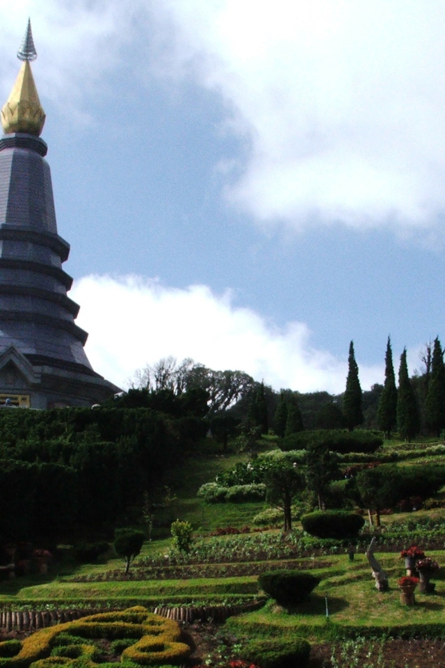 Храм на горе на курорте Чианг Рай, Таиланд
