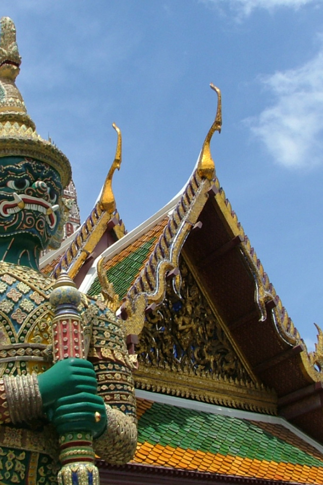 Храм на курорте Ча Ам, Таиланд