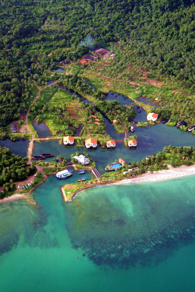 Панорама курорта на острове Чанг, Таиланд