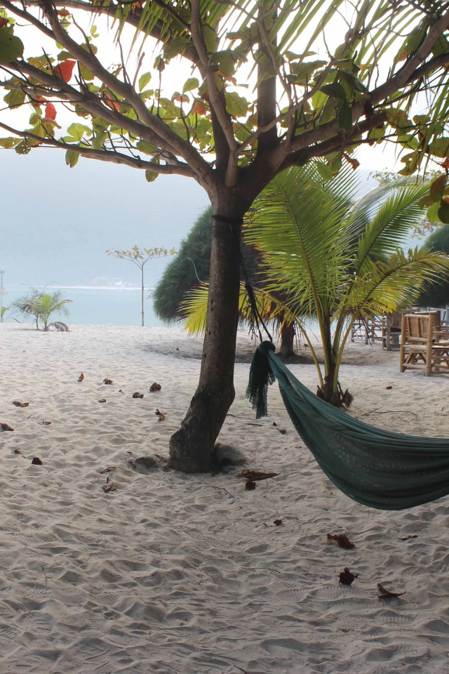 Белый песок на пляже на острове Самуи, Таиланд