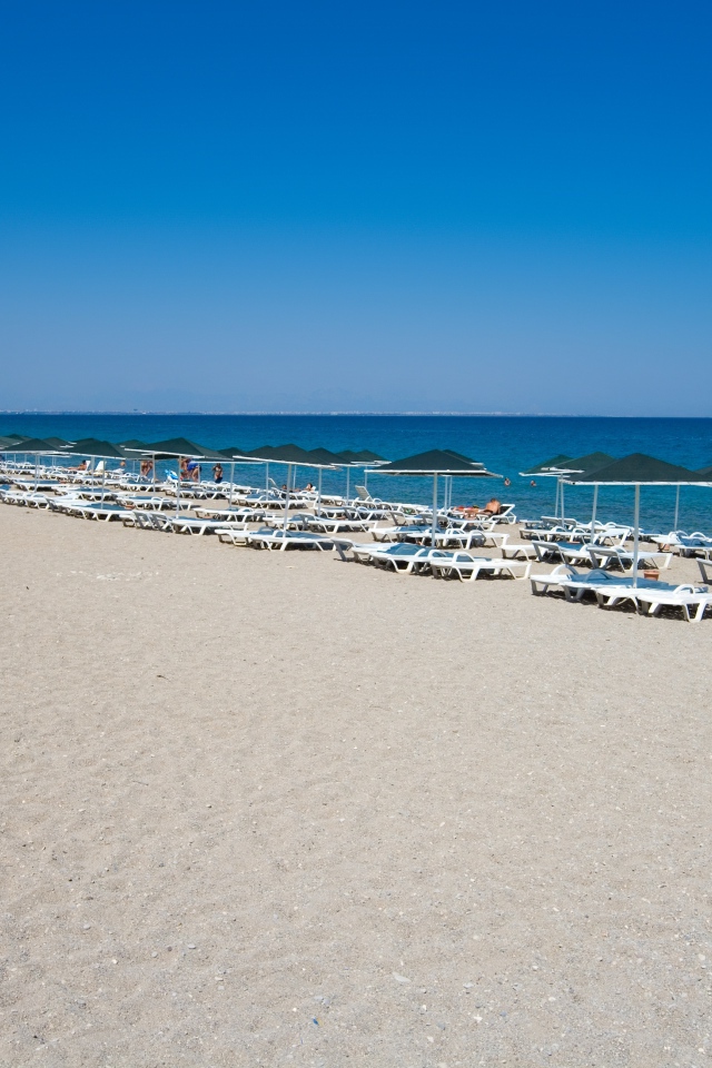 Бескрайний пляж в Кушадасы, Турция