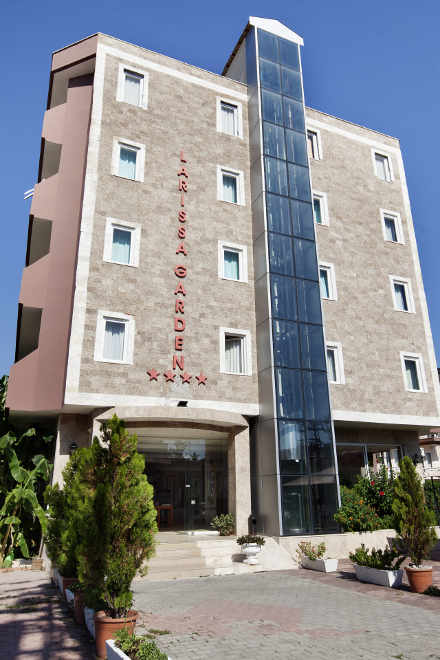 На улице в Кушадасы, Турция