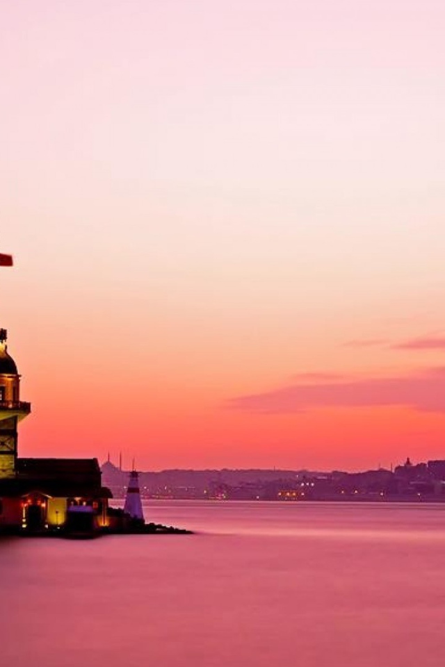Розовый закат в Стамбуле