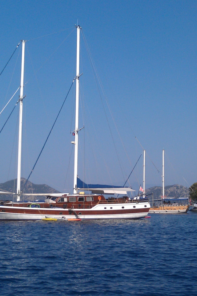 Яхта в гавани Мармарис, Турция