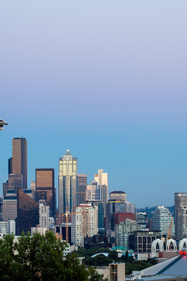 Сиэтл и стратовулкан Рейнир, США