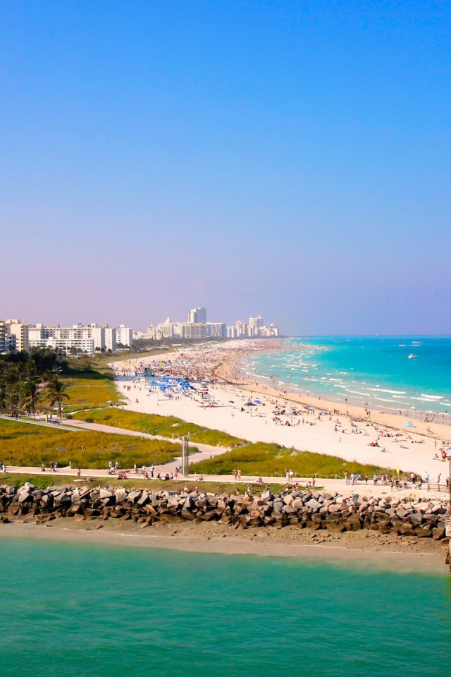 The sea in the resort of Miami