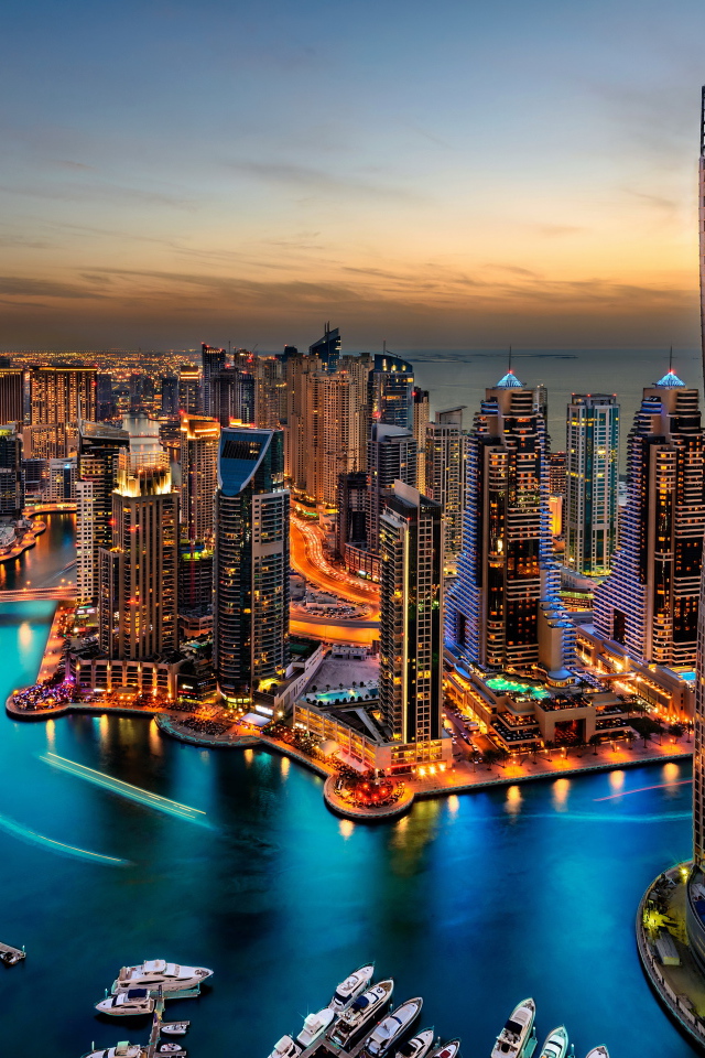 Вечерние огни в Дубаи