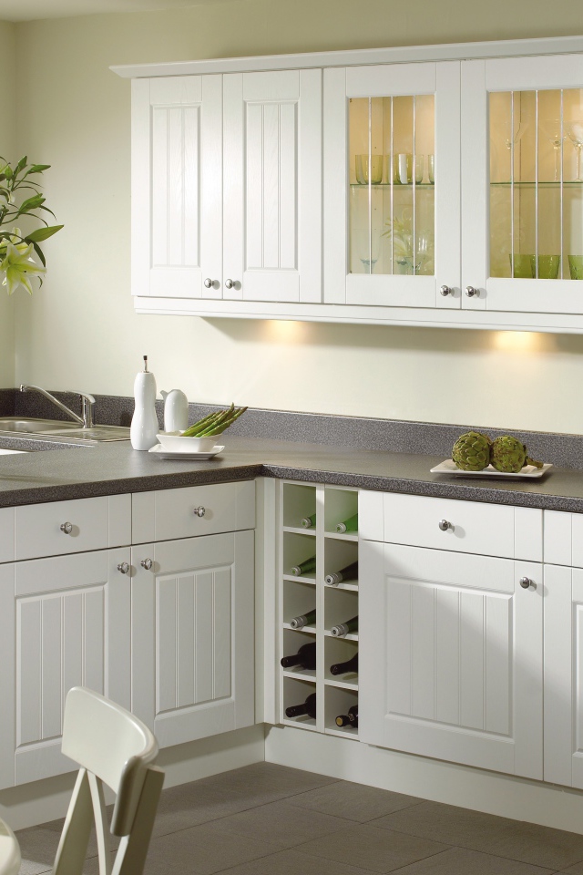 Большой букет на столе в кухне