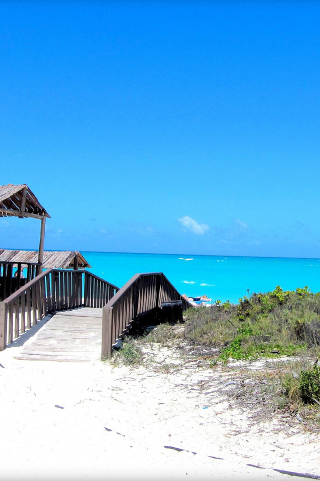 Выход на пляж на курорте Кайо Санта Мария, Куба