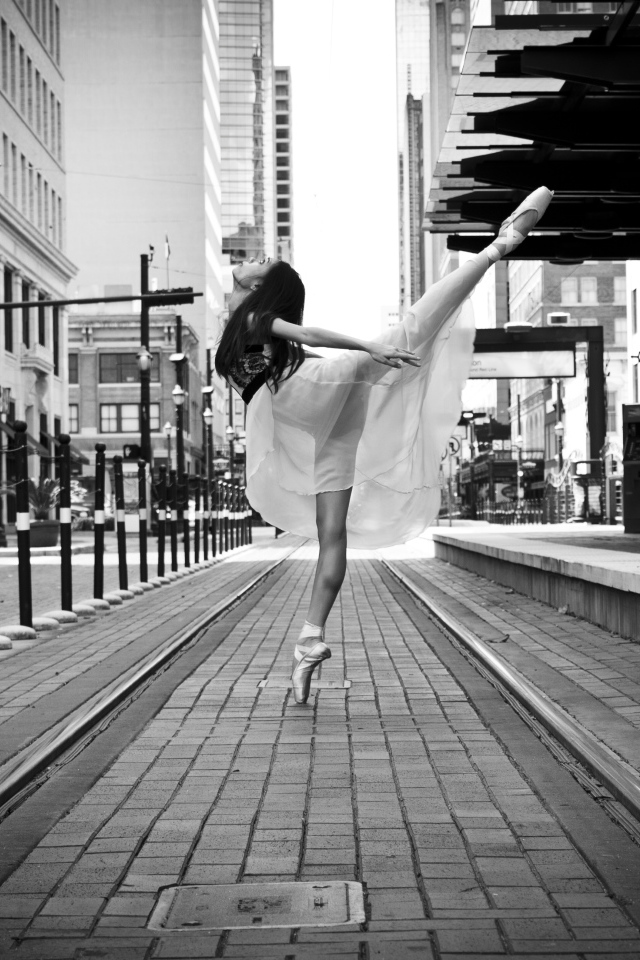 Балерина в городе