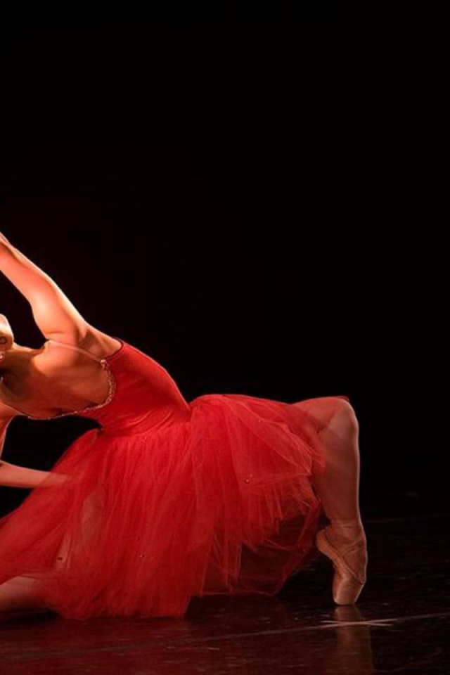 Балерина с веером