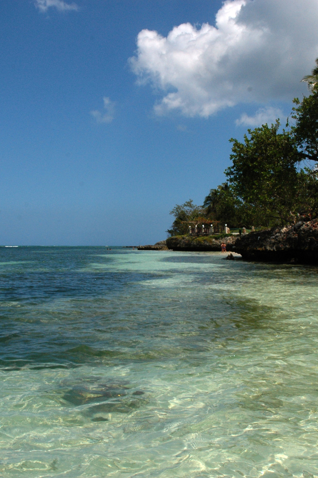 Залив на курорте Гуардалавака, Куба
