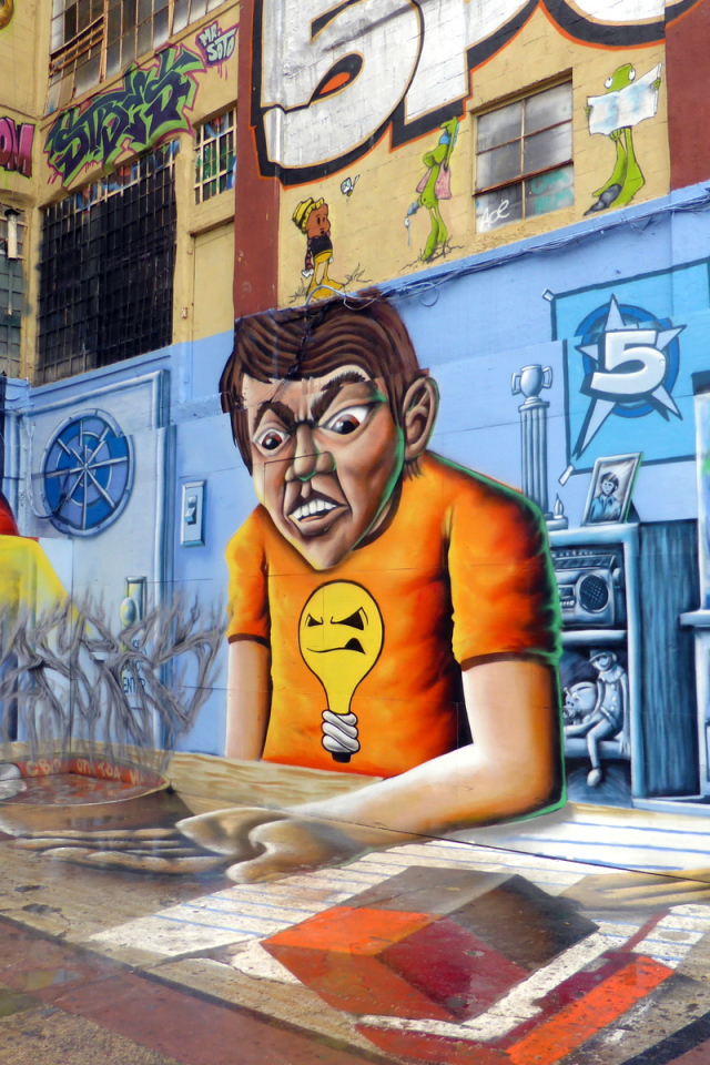 Большое креативное граффити