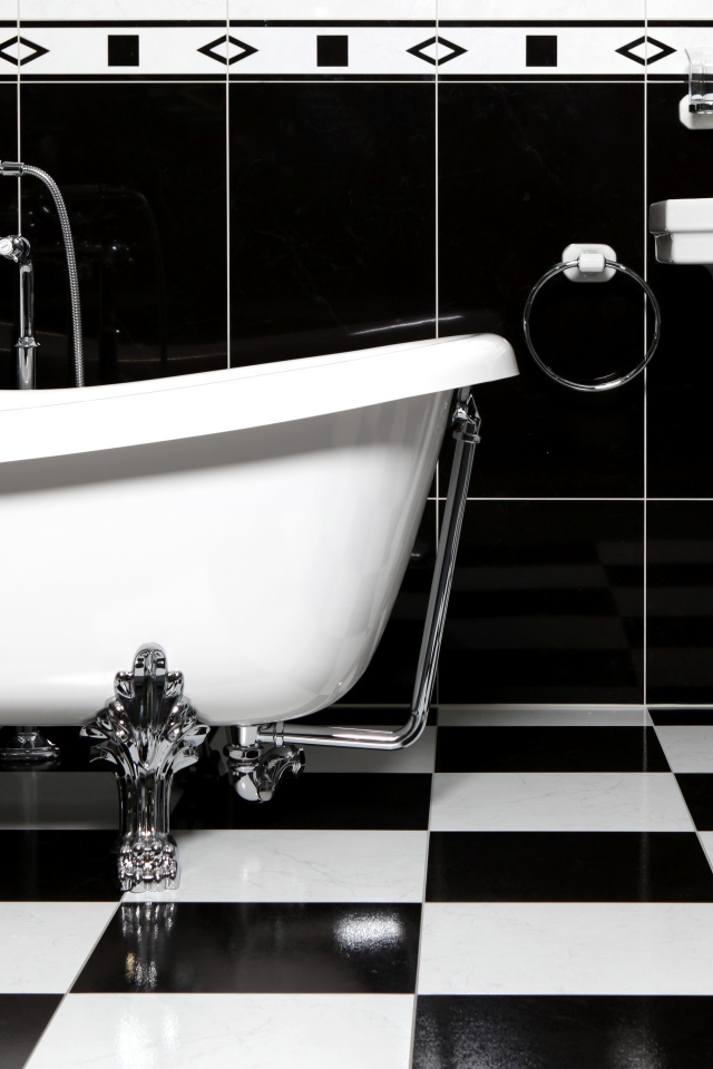 Черно белое оформление ванной