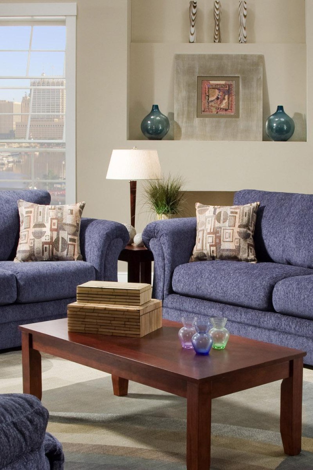 Синие диваны в гостиной