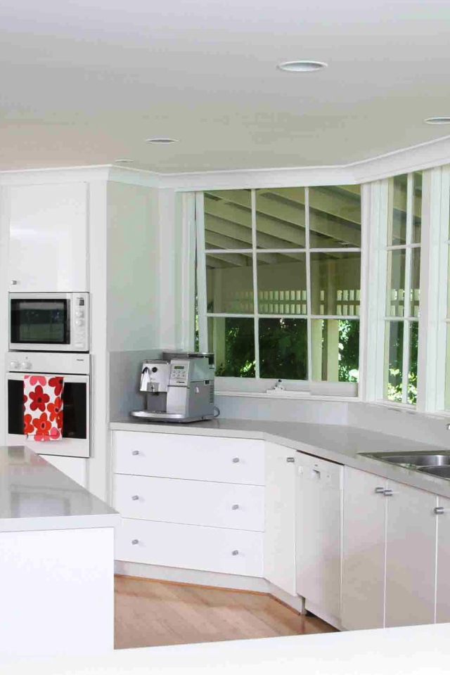 Bright white kitchen