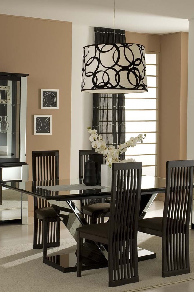 Коричневый цвет столовой