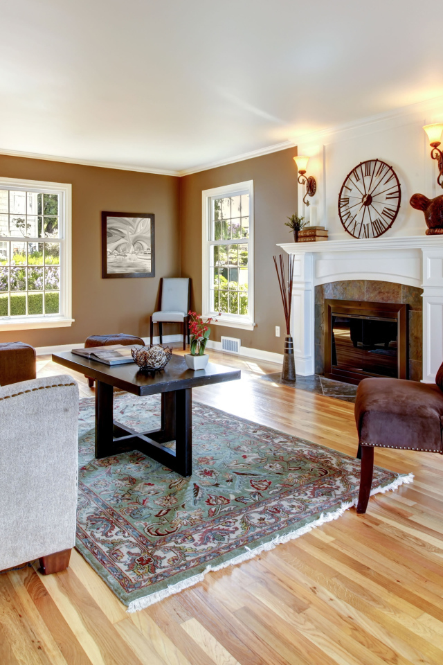 Коричневые стены в гостиной