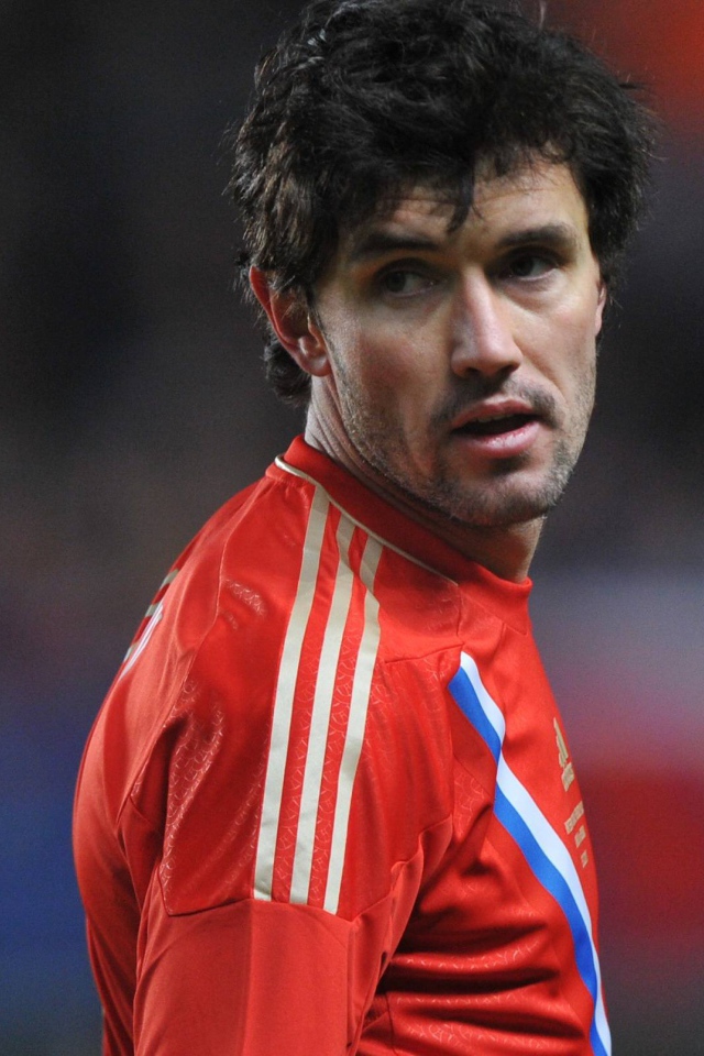 Полузащитник Динамо Юрий Жирков на поле