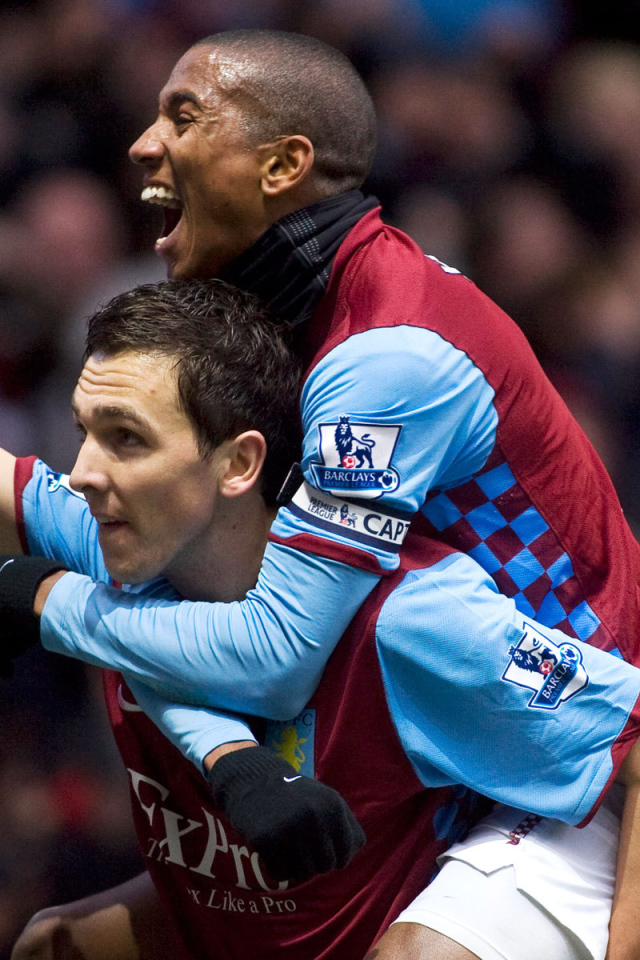 Известный Астон Вилла