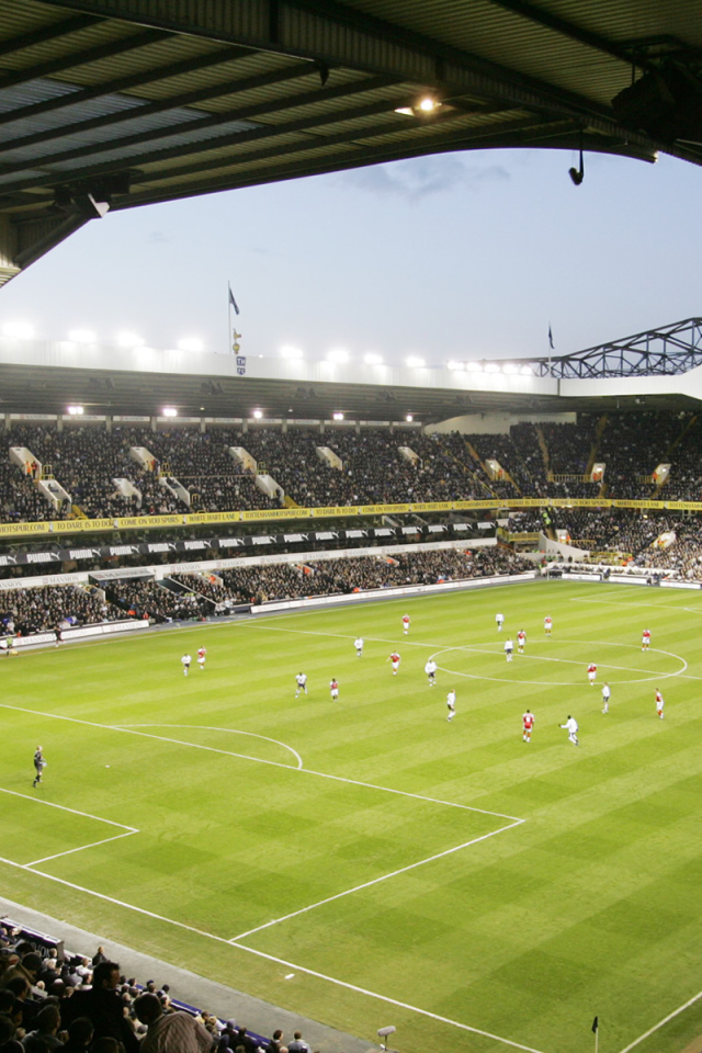 Известный Футбольный клуб Англии Тоттенхэм