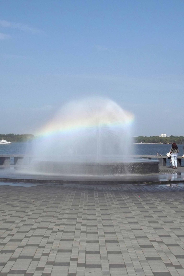 Фонтан на набережной Днепропетровск