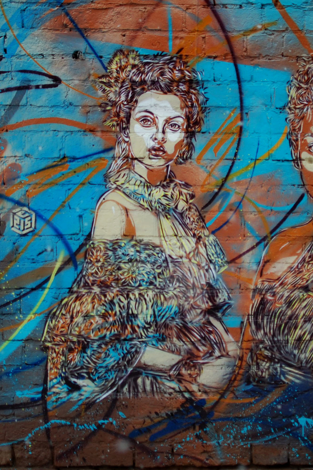 Граффити, две женщины