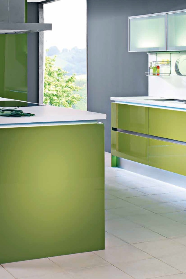 Зеленое оформление кухни