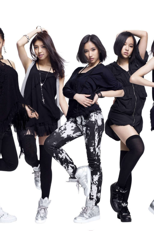 Группа танцоров