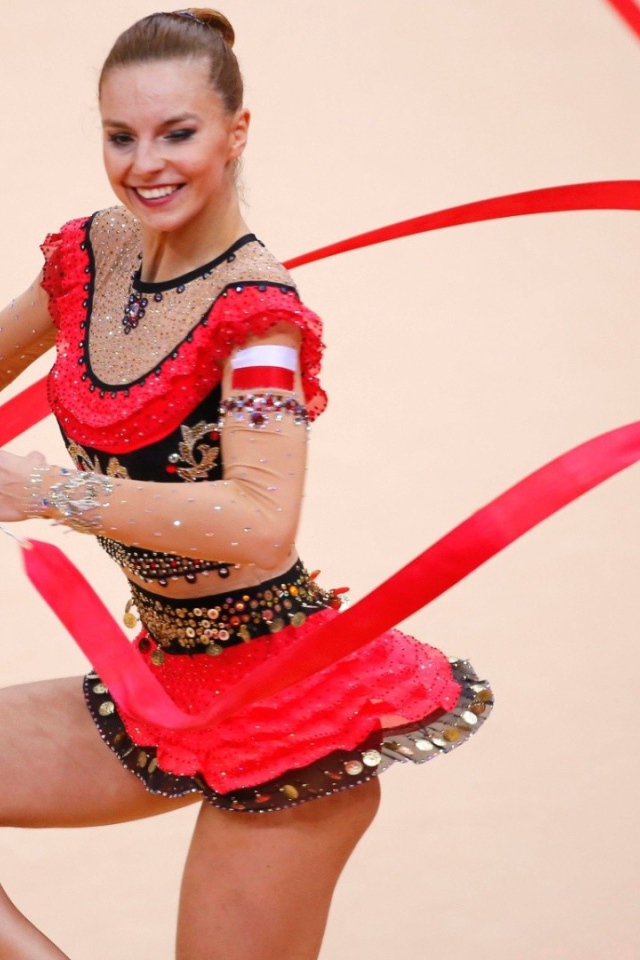 Гимнастка с лентой