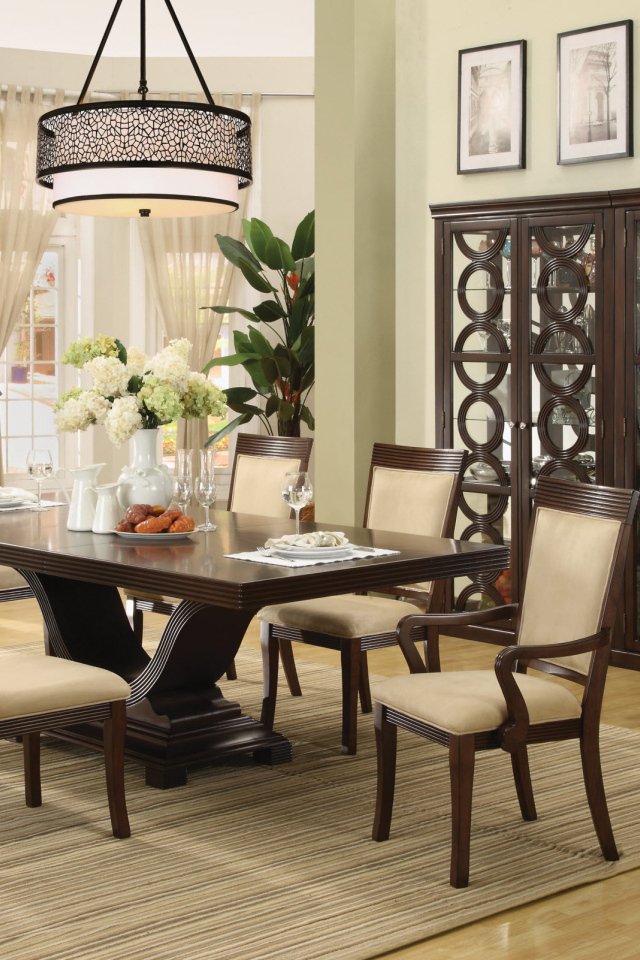 Домашняя уютная столовая