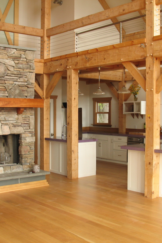 Кухня под балконом