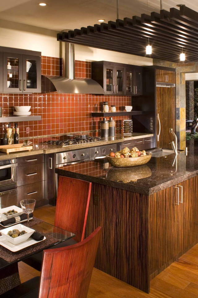 Ламинат на полу в кухне