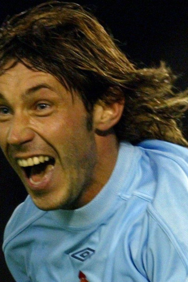 Легендарный футболист Александр Мостовой на поле