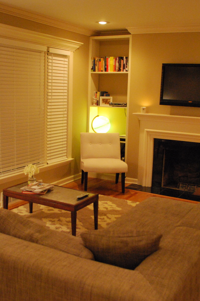 Гостиная и камин