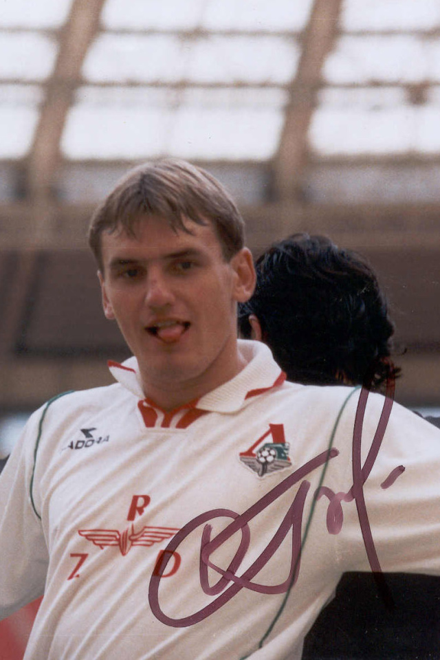 Игрок Локомотива Дмитрий Булыкин