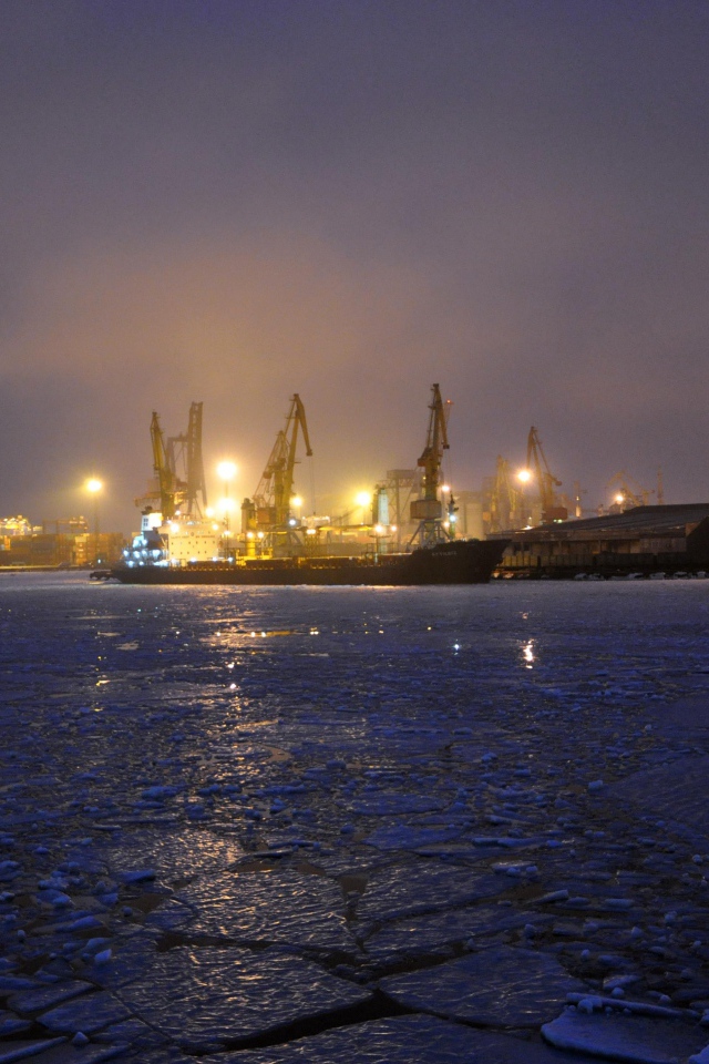 Одесский порт вечером