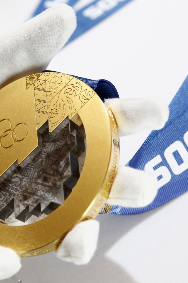 Олимпийская золотая медаль сочи. Медали зимних игр сочи 2014. Медали сочинской олимпиады. Зимние олимпийские игры 2014 медали. Паралимпийские игры сочи 2014 медали.