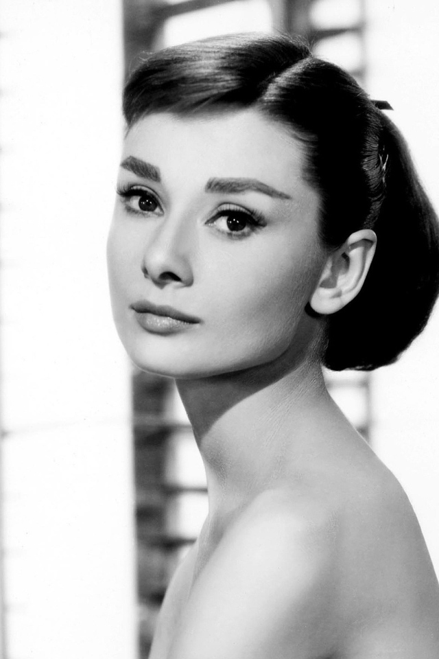 Портрет Одри Хепбёрн 