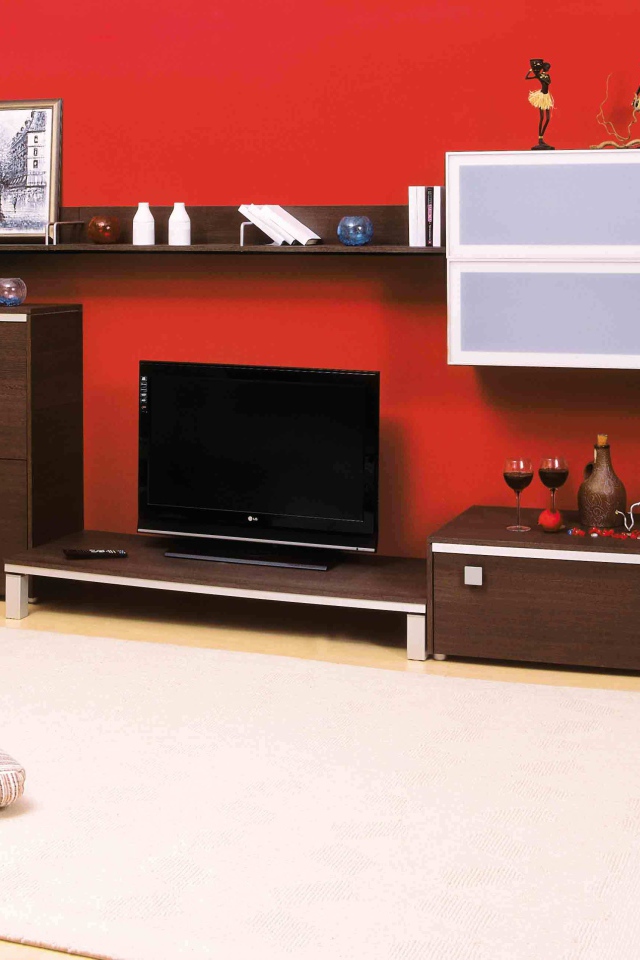 Красная стена в гостиной