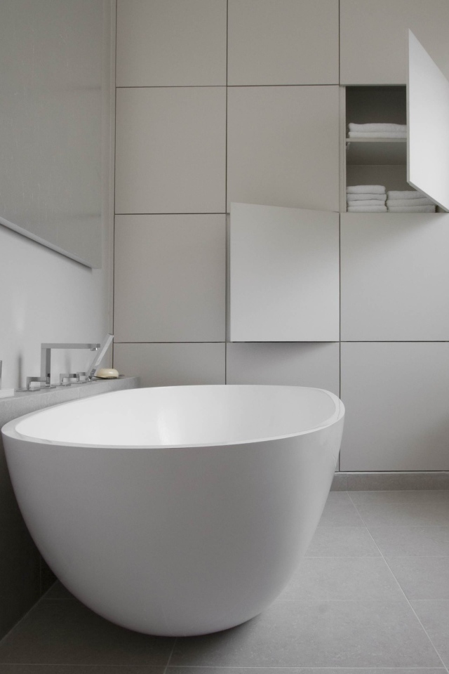 Полочки для хранения ванных принадлежностей