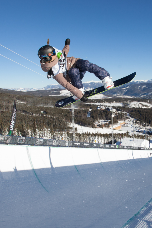 Обладательница серебряной медали в дисциплине сноуборд Тора Брайт на олимпиаде в Сочи