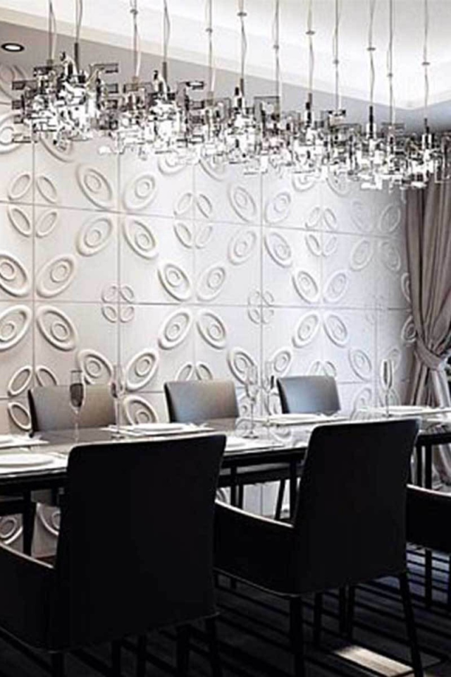 Лепные стены в столовой