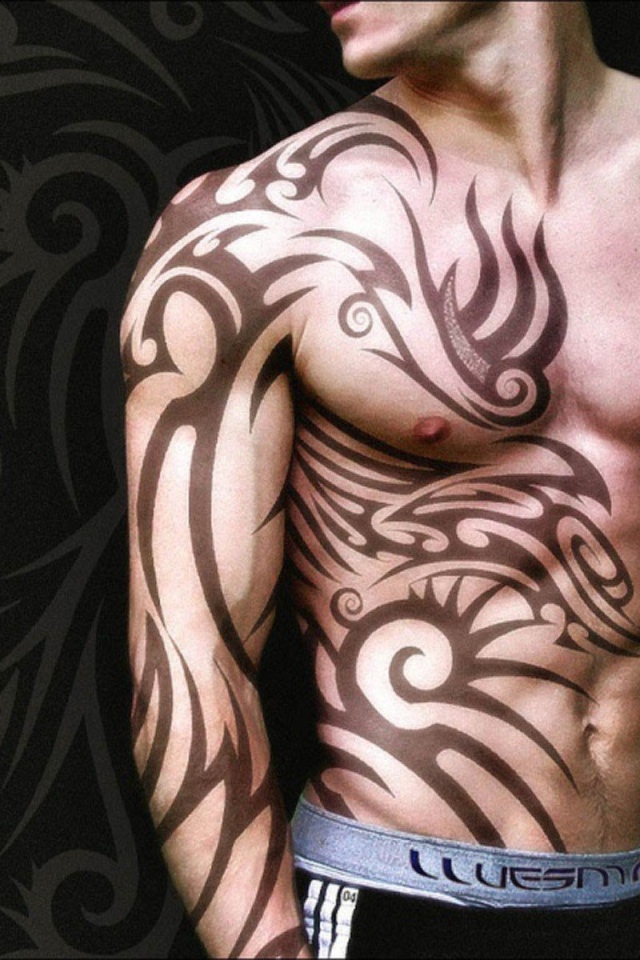 Тату узор на торсе