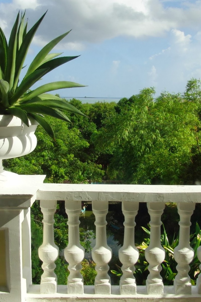 Терраса на курорте Кайо Энсеначос, Куба