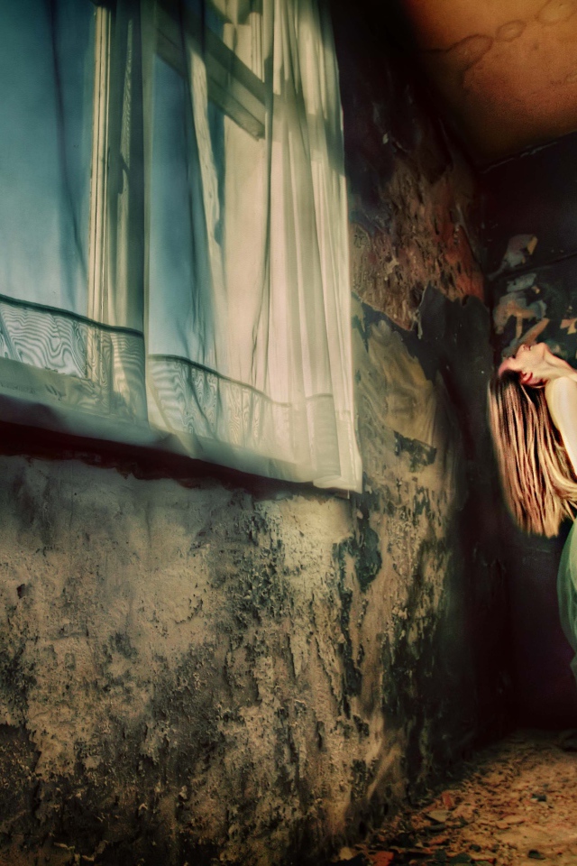 Фотография Девушка в белом платье