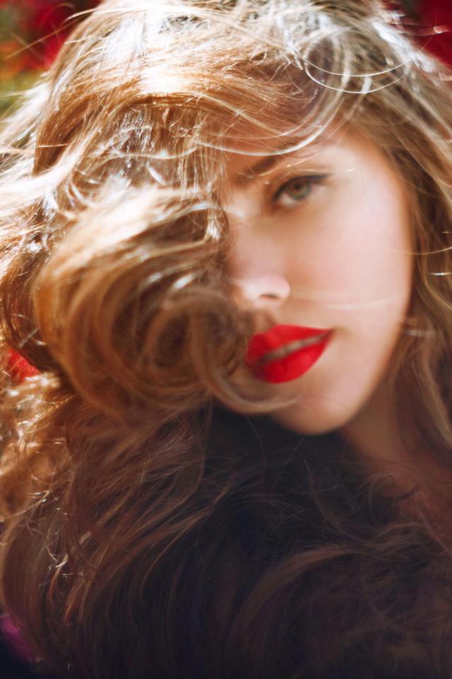 Фотография красивой девушки