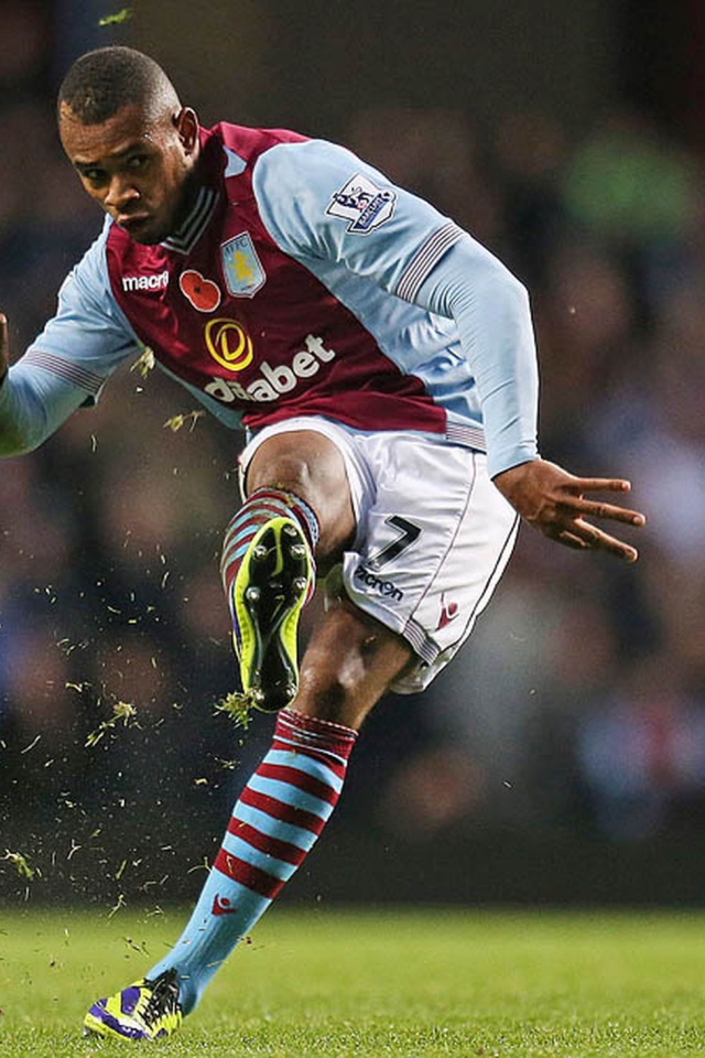 Известная футбольная команда Астон Вилла